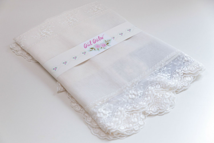 Скатерть Gul Guller Reyhan cream 120x120 см