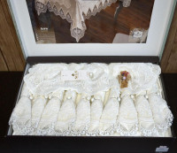 Скатерть велюр-жаккард прямоугольная Selin Azra 160х220 см с салфетками и ранером