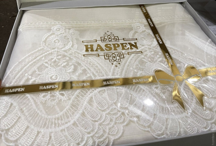 Скатерть хлопковая с кружевами Haspen Zana 