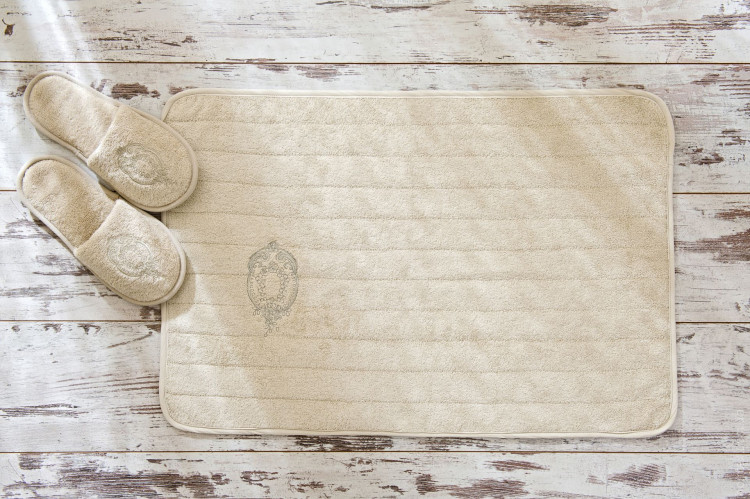 Коврик для ванной Gul Guler Rozet Tas 50x70 см