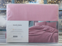 Вафельное пике - покрывало Marie Claire c наволочками розовое
