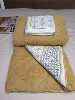 Набір Ковдра антиалергенна 195х215 см Handy Welsoft з простирадлом і наволочками гірчична