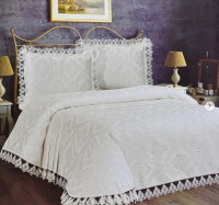 Покрывало жаккардовое My Bed Damask 250x260 см с наволочками кремовое, модель 1