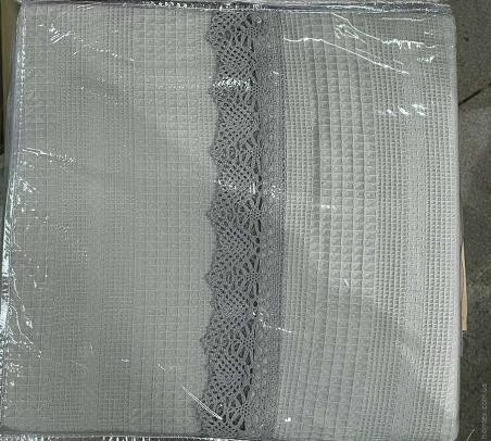 Простынь-пике вафельная Mercan светло - мятная с кружевом 220x240 см