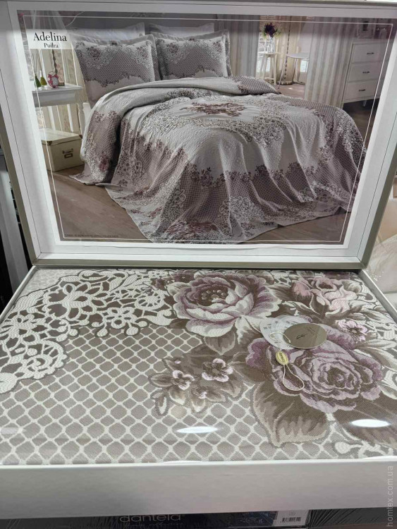 Покрывало гобеленовое Dantela Vita Adelina pudra 260x260 см с наволочками Покрывало гобеленовое Dantela Vita Adelina pudra 260x260 см с наволочками