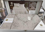 Покривало жакардове Moda Box Polina 240x260 см бежеве з наволочками