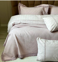 Покрывало жаккардовое Saheser Grace lila 240х260 см с наволочками Покрывало жаккардовое Saheser Grace lila 240х260 см с наволочками