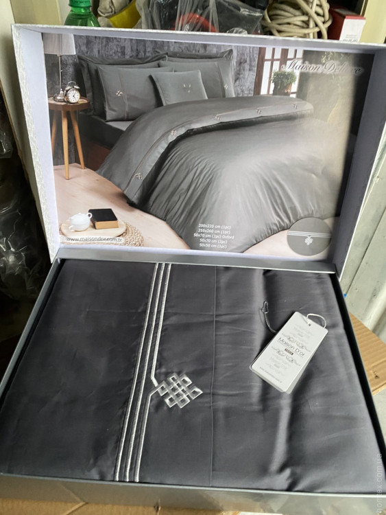 Постельное белье Maison D'or Maison Deluxe серое евро с серой вышивкой Постельное белье Maison D'or Maison Deluxe серое евро с серой вышивкой