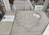 Покривало жакардове Moda Box Polina 240x260 см сіро-бежеве з наволочками