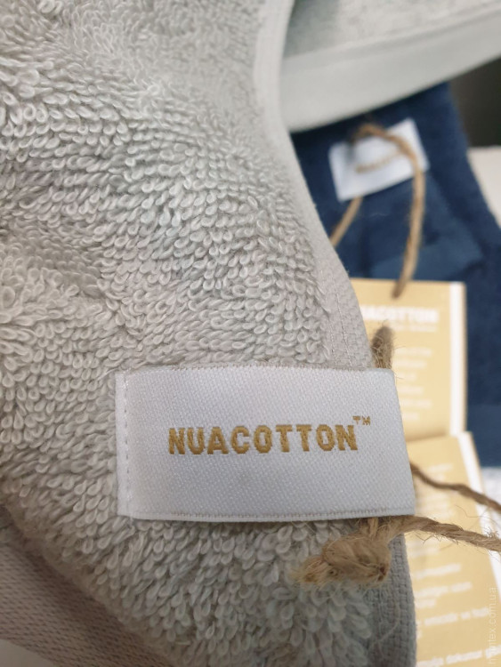Махровое полотенце NuaCotton 30x30 см пудровое