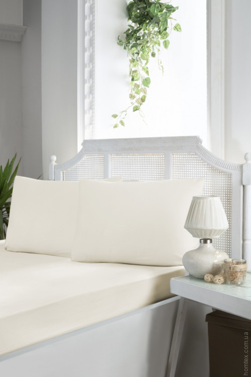 Простынь на резинке First Choice сатин Krem 160x200 + 30 см с наволочками