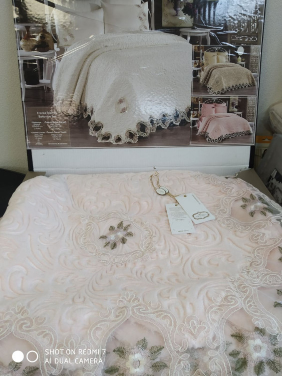 Покрывало Naturel  Rose pudra 240x260 см с простынью и наволочками 