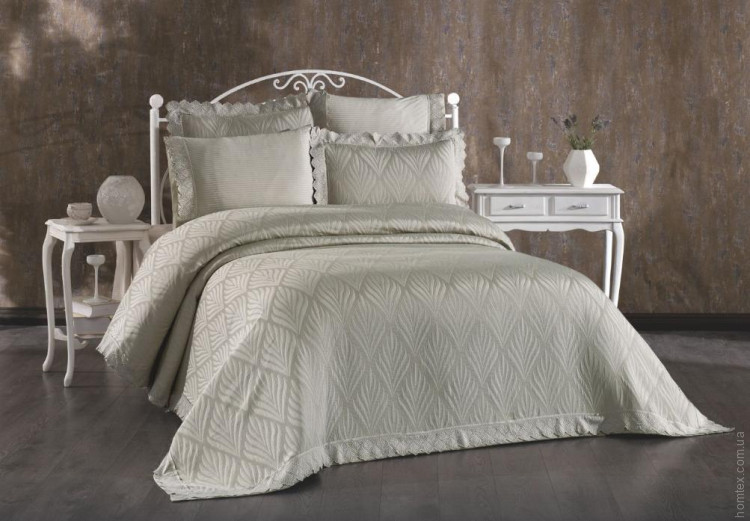 Покривало жакардове з мереживом Finezza Home Milano gri 250x260 см з наволочками 50х70 см