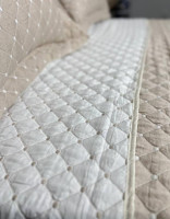 Покрывало жаккардовое My Bed lux 240х260 см с наволочками, бежевое Покрывало жаккардовое My Bed lux 240х260 см с наволочками, бежевое