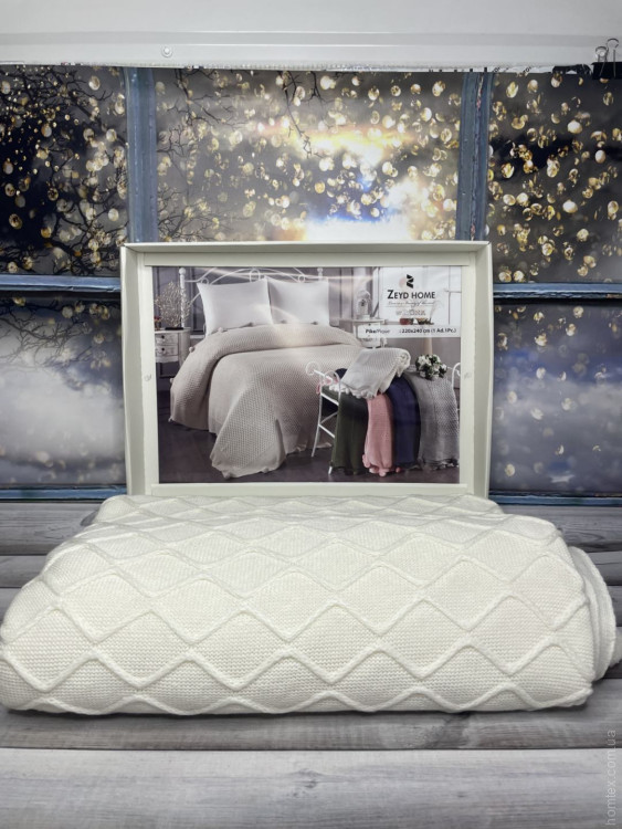 Вязаный плед - покрывало Zeyd Home с помпонами 220x240 см молочный