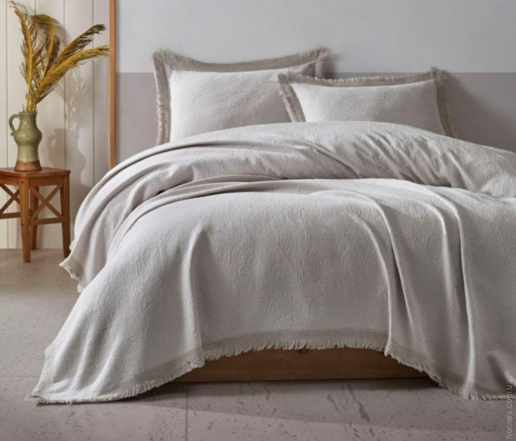 Покрывало жаккардовое Saheser Grace cream 240х260 см с наволочками Покрывало жаккардовое Saheser Grace cream 240х260 см с наволочками