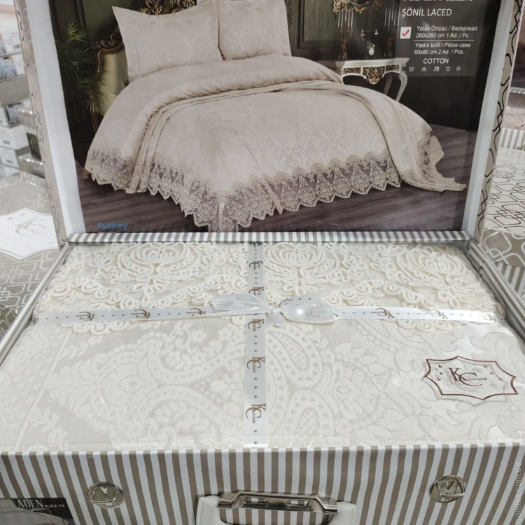 Покривало жакардове з мереживом 260x260 см KC Home Aden Sonil Laced Krem