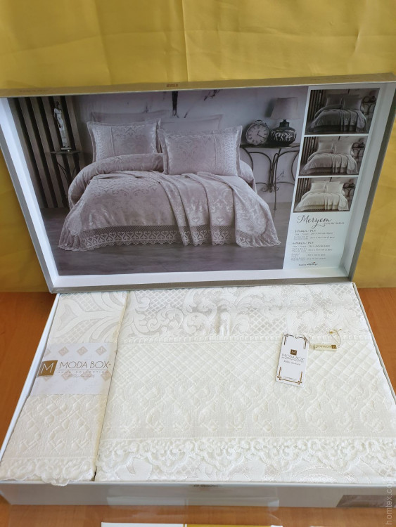 Покрывало жаккардовое с кружевом Moda Box Meryem 240x260 см с наволочками молочное