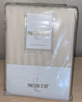Простынь сатиновая Maison Dor 240х260 см с наволочками кремовая в полоску