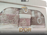 Семейный набор Madame D'or из 2 халатов и полотенец модель 5