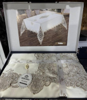 Скатерть льняная с кружевом Maison Royale Yildiz 160x220 см