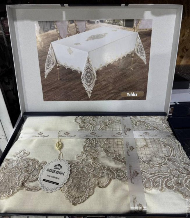 Скатертина лляна з мереживом Maison Royale Yildiz 160x220 см