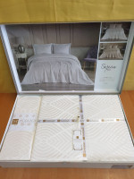 Покривало жакардове Moda Box Serena 240x260 см з наволочками молочне