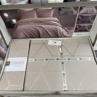 Покрывало жаккардовое Moda Box Ferda 240x260 см бежевое с наволочками