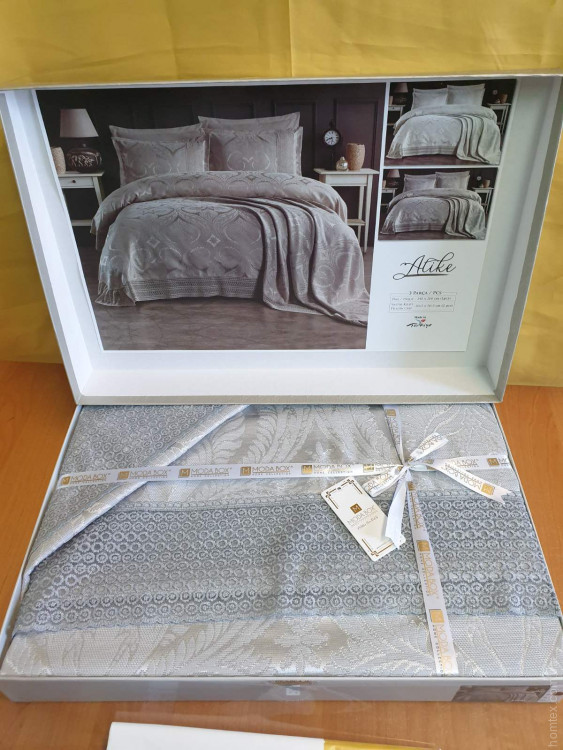 Покривало жакардове з мереживом Moda Box Atike 240x260 см з наволочками сіре