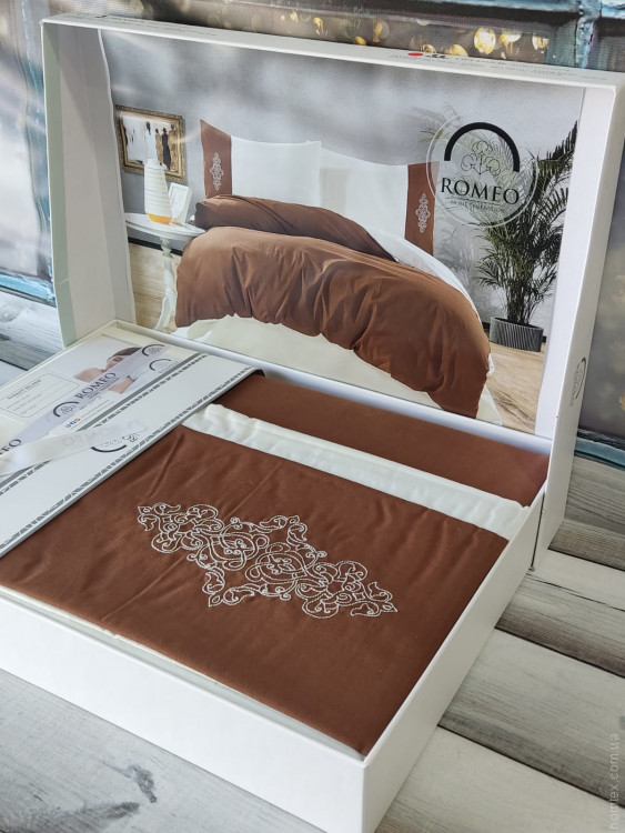 Постільна білизна Romeo Home з вишивкою, модель 5, євро