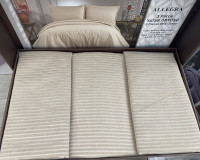 Покрывало жаккардовое Capa Home Allegra 240x260 см бежевое с наволочками Покрывало жаккардовое Capa Home Allegra 240x260 см бежевое с наволочками