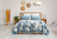 Покривало муслінове Saheser Forest Blue 240x260 см з наволочками