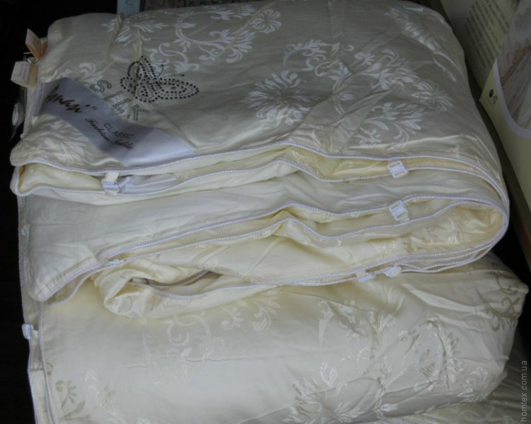 Одеяло шелковое Aonasi 160х220 см зима - лето двухслойное