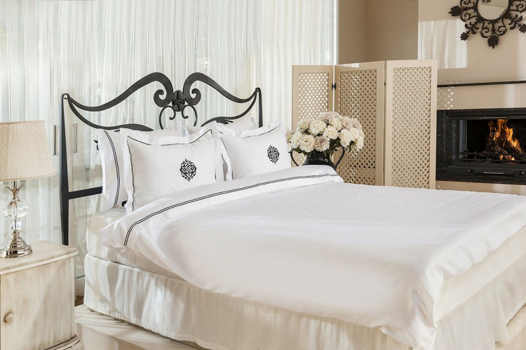 Постельное белье Gul Guler Motif White-Black с вышивкой евро 