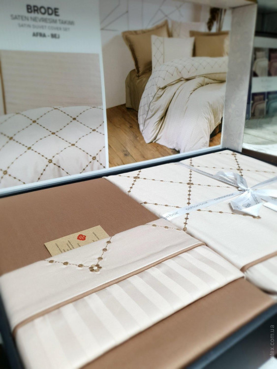 Постільна білизна Cotton Box Afra bej сатин з вишивкою євро
