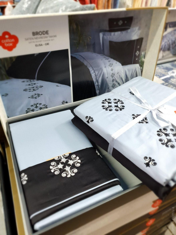 Постільна білизна Cotton Box Elisa gri сатин з вишивкою євро