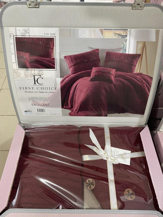 Постельное белье First Choice Nirvana Excellent bordo с вязаным пледом евро