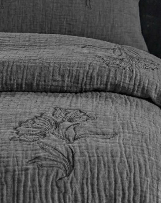 Постельное белье La Maison Foren Charcoal из муслина евро с вышивкой