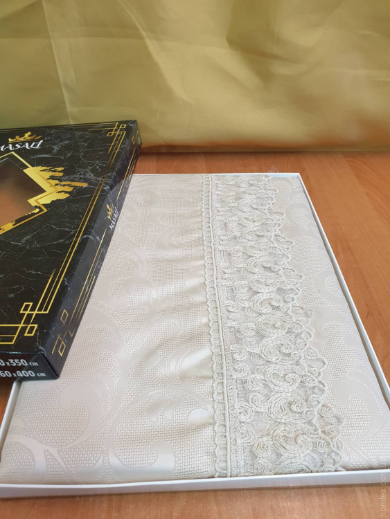 Скатерть Masali Etamin жаккардовая 160х220 см бежевая с кружевом