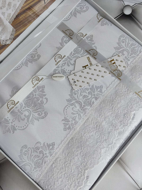 Скатерть тефлоновая Capital Home Damask белая с кружевом 160x220 см