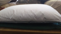 Подушка Hammerfest Guangiale 50x70 см (90% пух, 10% кончики пера, вес 900 грамм)