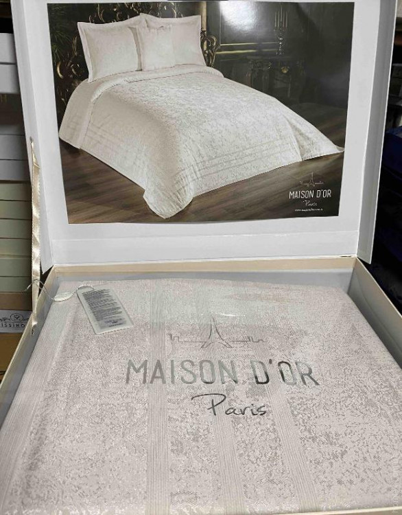 Покрывало Maison Dor Paris Nicolette pudra 260х260 см с наволочками