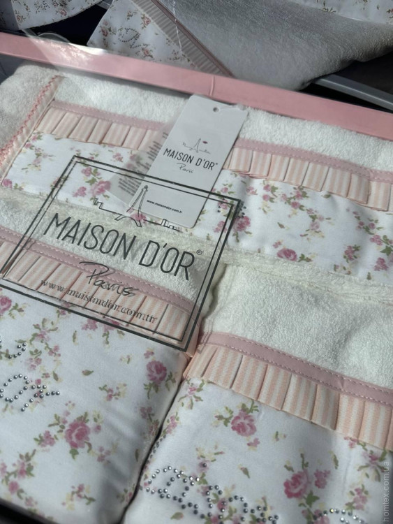 Набор полотенец Maison D'or ROSES TOWEL SET модель 6 из 3-х шт (30x50 см, 50x100 см, 85x150 см)