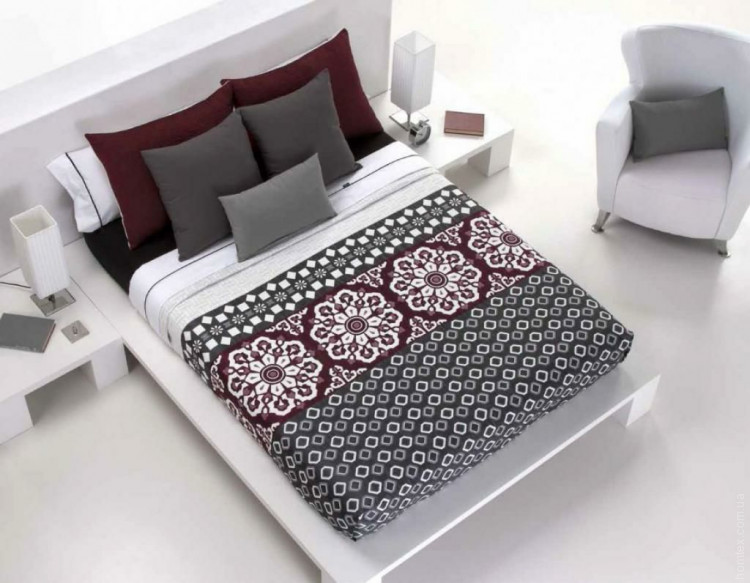 Покрывало двустороннее Canete Breda 13 fucsia 250x270 см