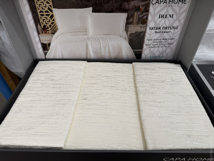 Покривало жакардове Capa Home Irem 240x260 см молочне з наволочками