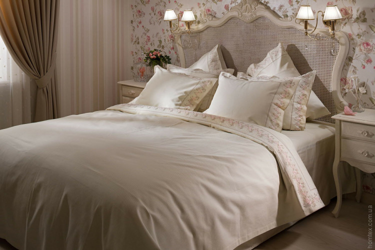 Покривало Pike Gul Guler Karanfil Kemik 260x260 см