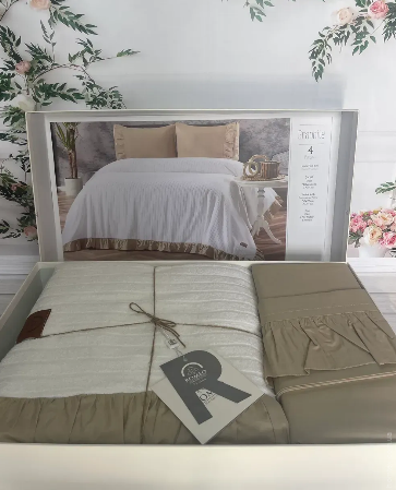 Постельное белье Romeo home с махровым пике покрывалом и рюшами Graphite евро