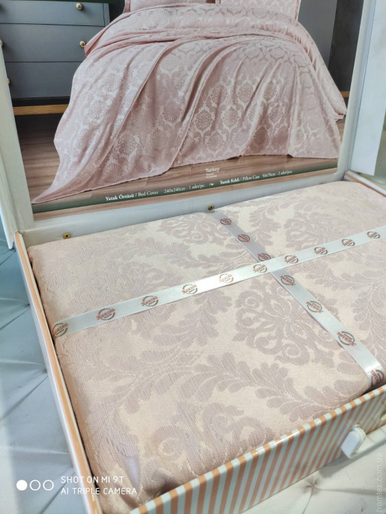 Покрывало жаккардовое Karina Homme Meltem pudra 250x260 см