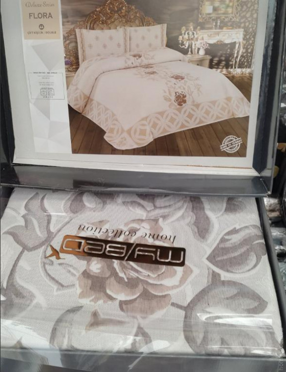 Покрывало гобеленовое My Bed lux Flora 240x260 см с наволочками 50x70 см Покрывало гобеленовое My Bed lux Flora 240x260 см с наволочками 50x70 см