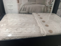 Вязанный плед - покрывало Capital Home 240x260 см с наволочками бежевый
